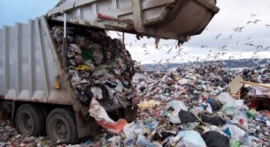 Σφίγγει ο κλοιός για τους δημότες: Χαράτσι στα δημοτικά τέλη φέρνει το τέλος ταφής αποβλήτων